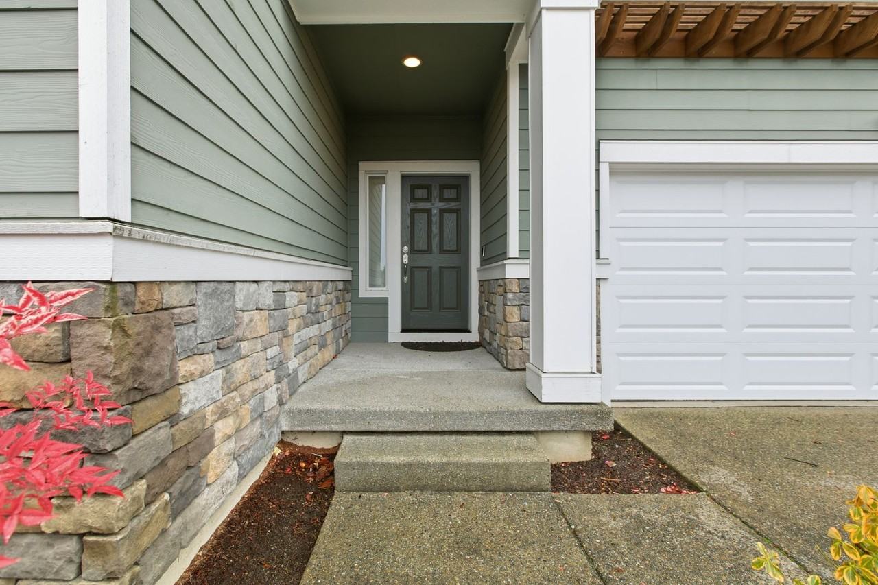 4908 S 322nd St - Photo 3 of 32