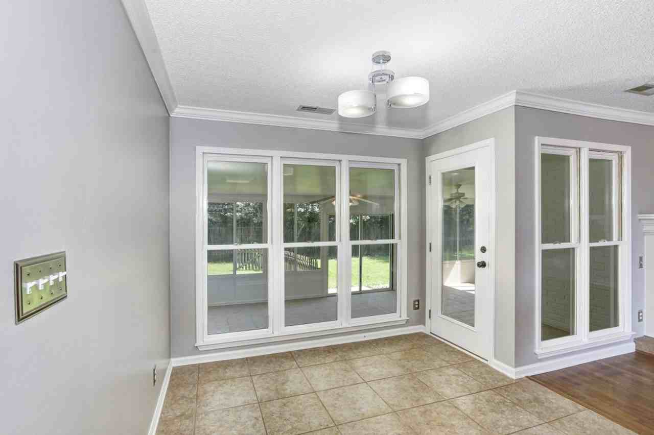 2701 King Arthur Ct Sw - Photo 3 of 11