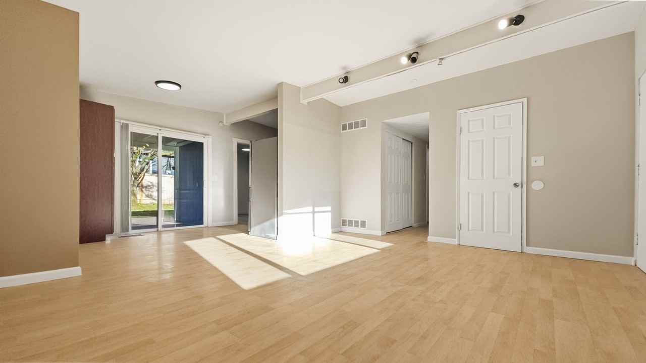 16504 Ne 13th St - Photo 4 of 18