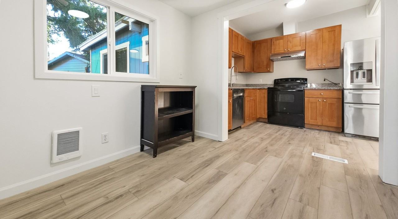 16504 Ne 13th St - Photo 7 of 18