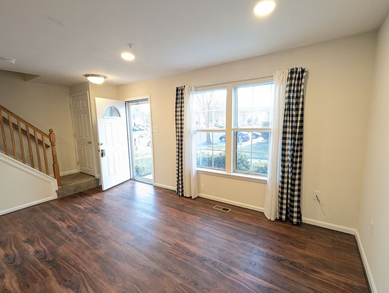 6652 Canada Goose Ct - Photo 3 of 34