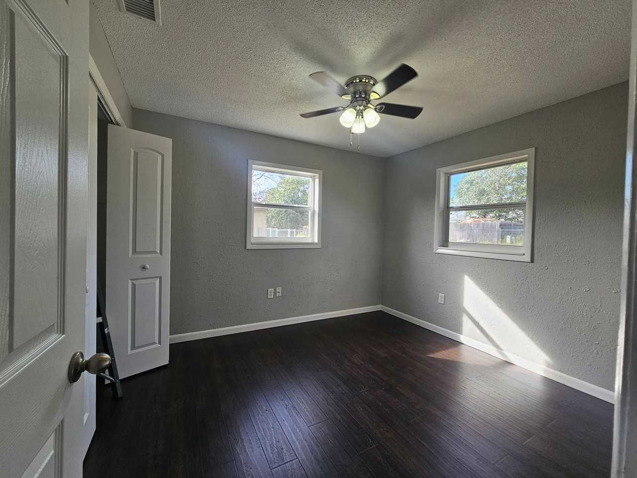 25 Bahia Loop - Photo 4 of 9