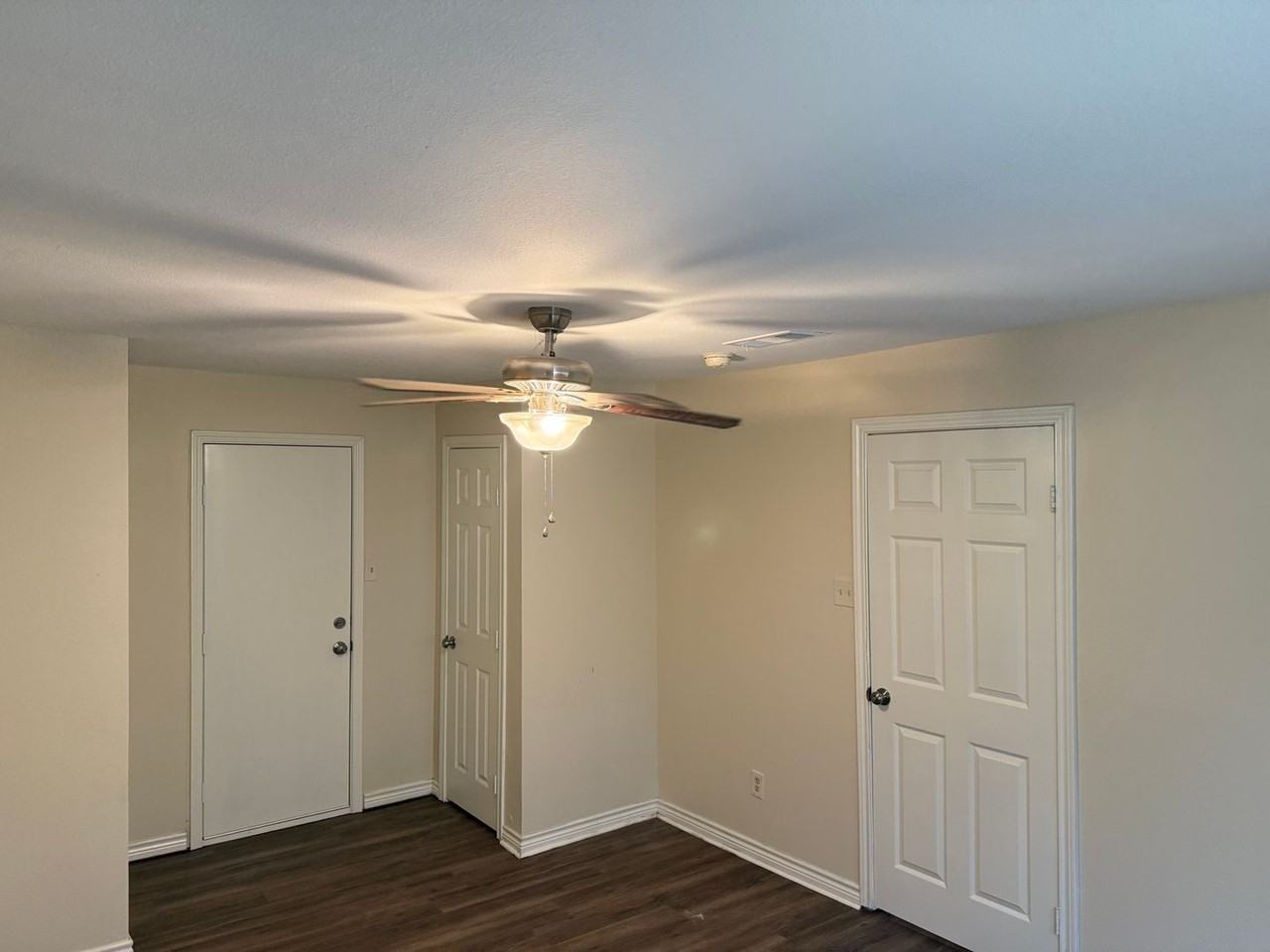 1404 Martha Dr - Photo 5 of 13