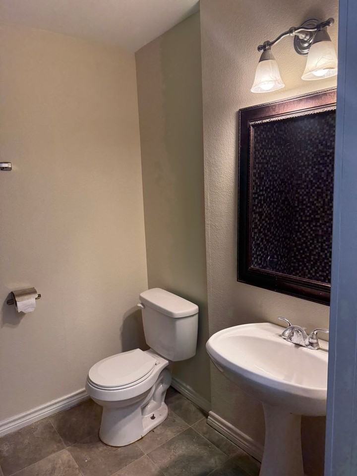 1404 Martha Dr - Photo 6 of 13