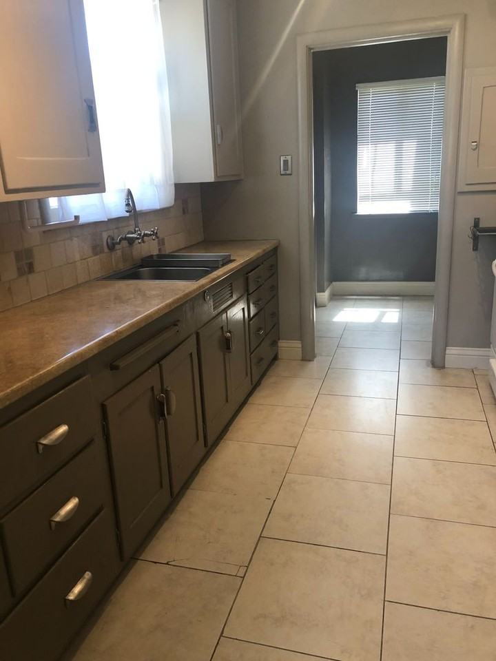 665 55th St - Photo 5 of 18