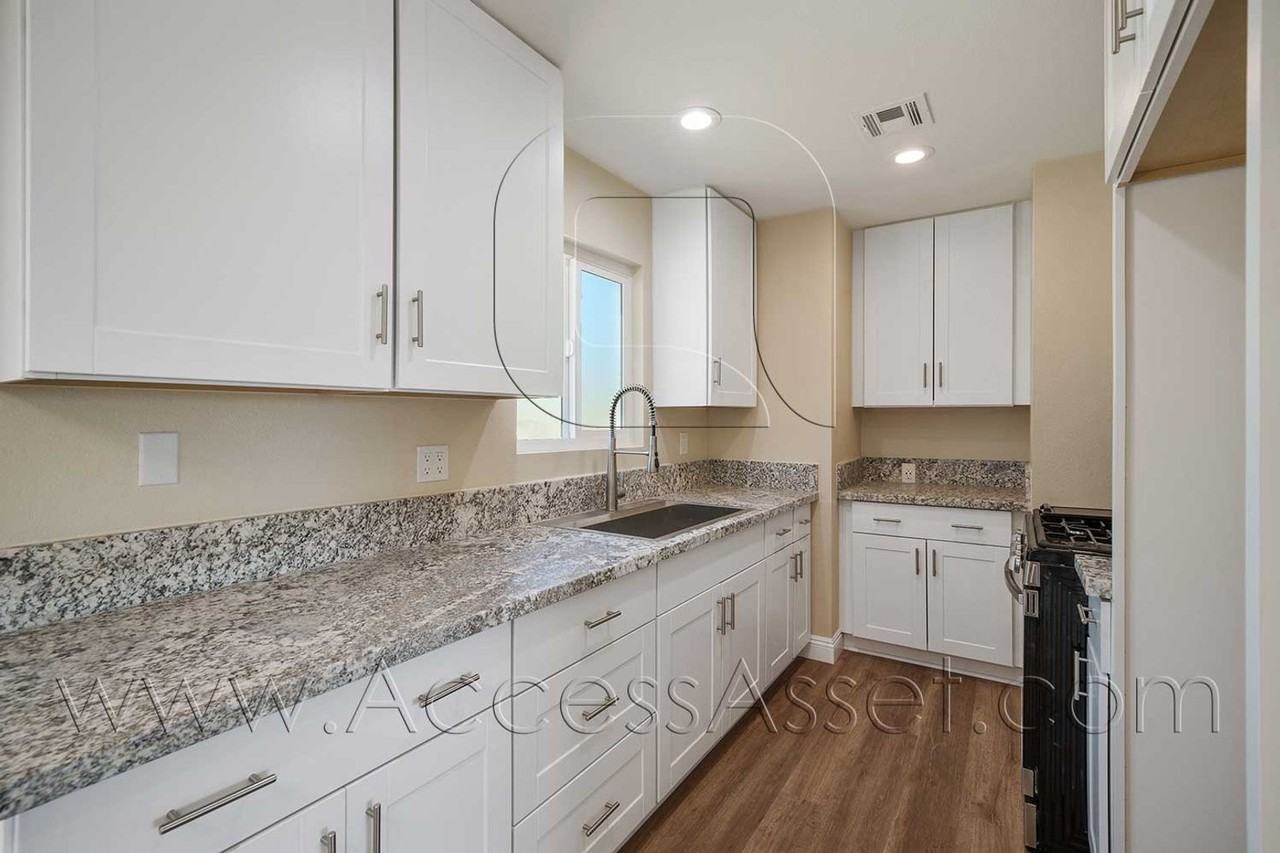 21240 Wallace Ave - Photo 7 of 25