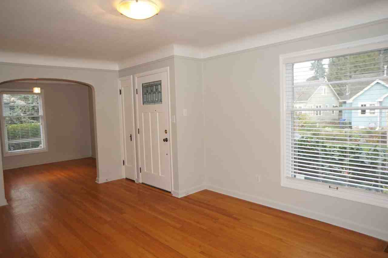 5835 Ne 32nd Pl - Photo 3 of 42