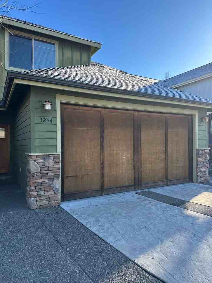 1244 Sw Wheeler Pl - Photo 3 of 25