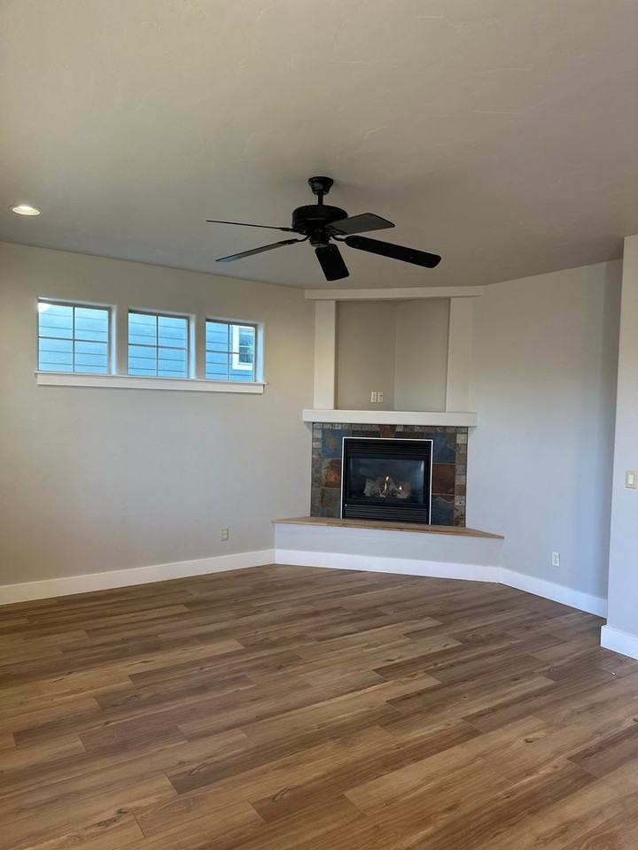 1244 Sw Wheeler Pl - Photo 4 of 25