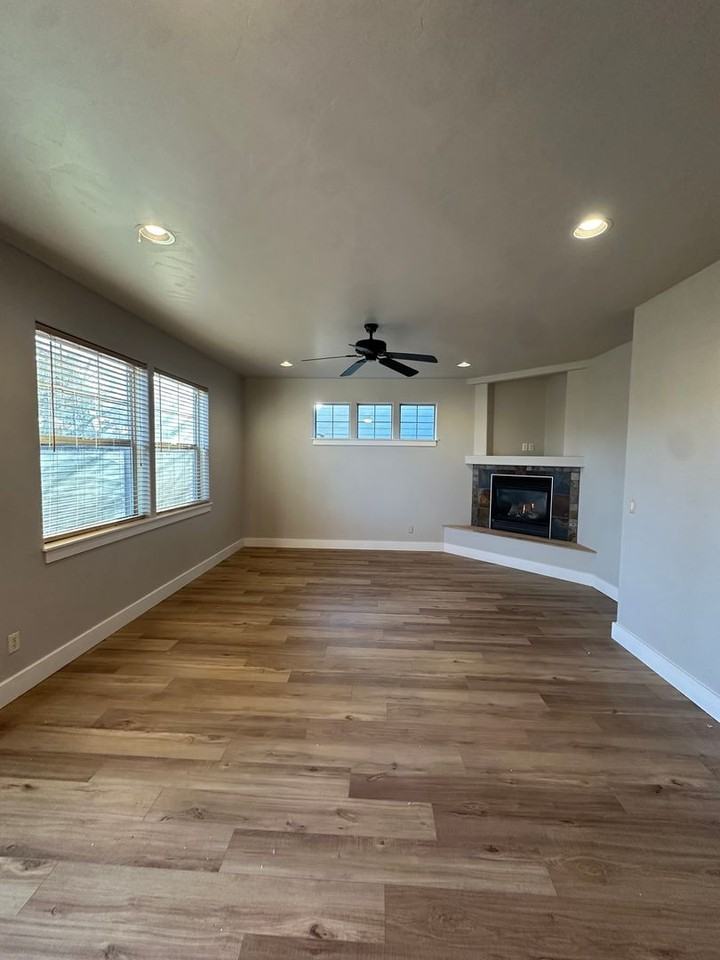 1244 Sw Wheeler Pl - Photo 5 of 25