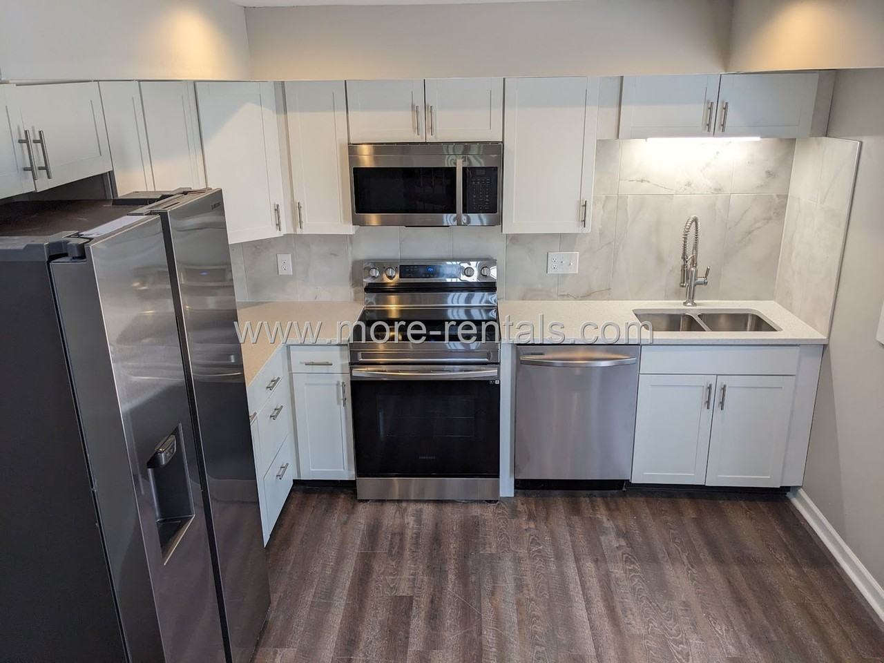 355 E Columbus St - Photo 4 of 22