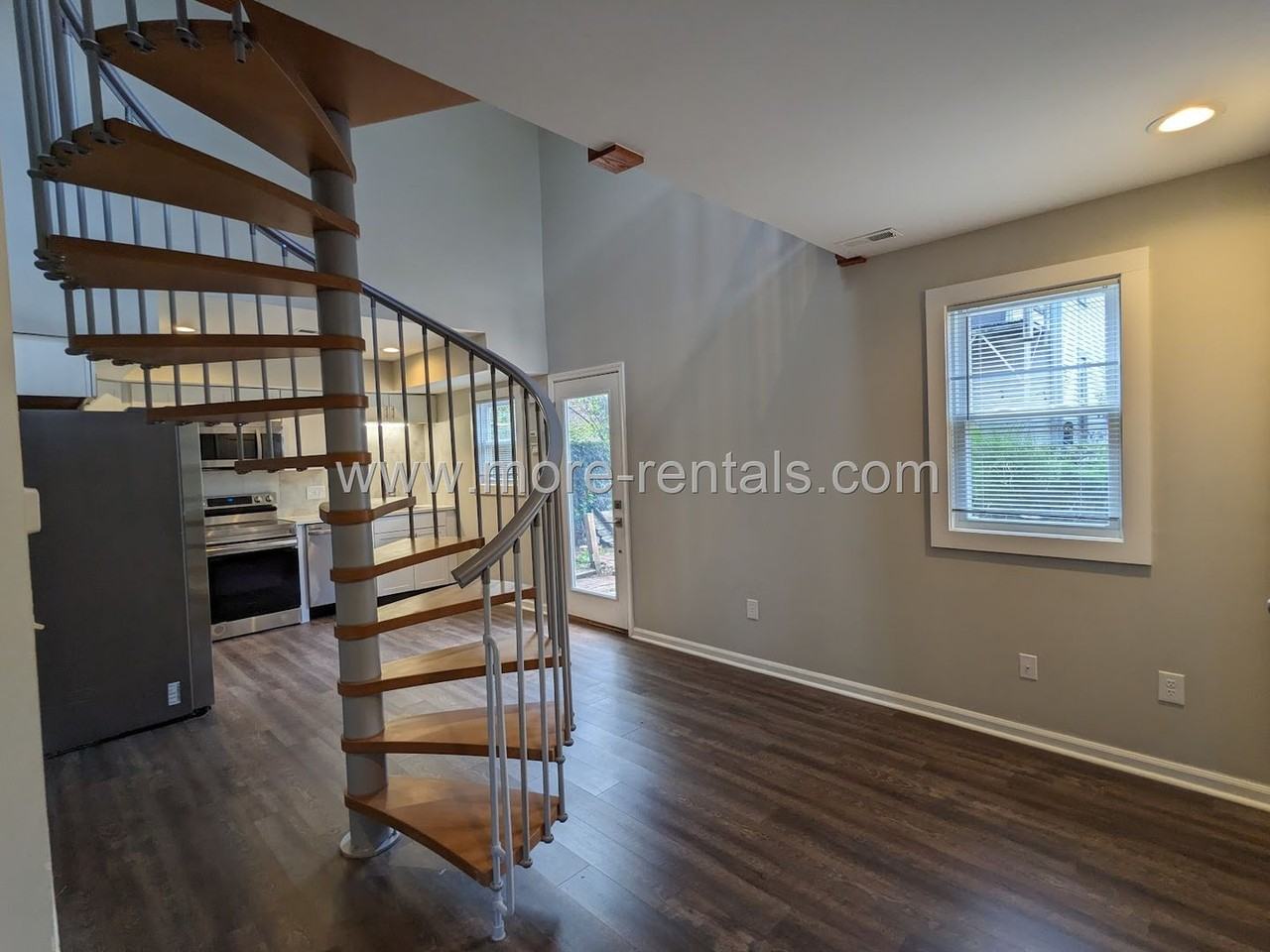 355 E Columbus St - Photo 6 of 22