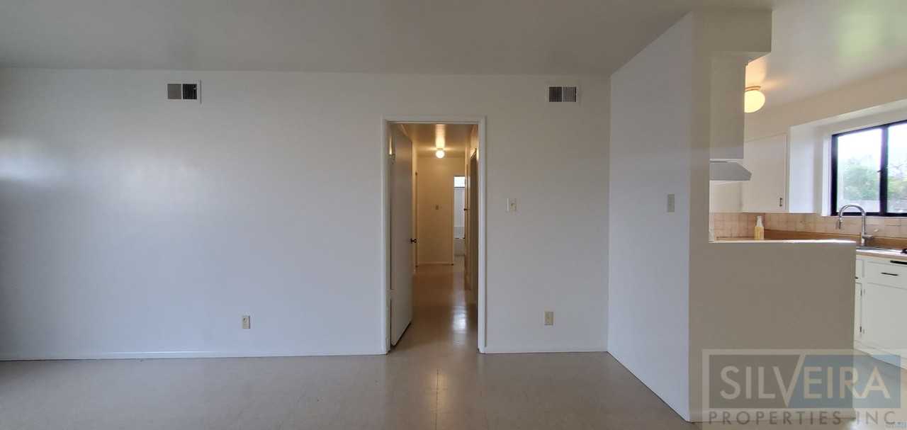 1415 N Smith St - Photo 5 of 33