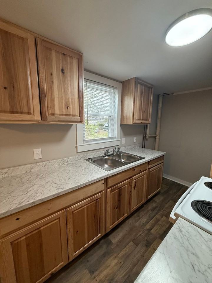 221 Mccreary Hts - Photo 3 of 10