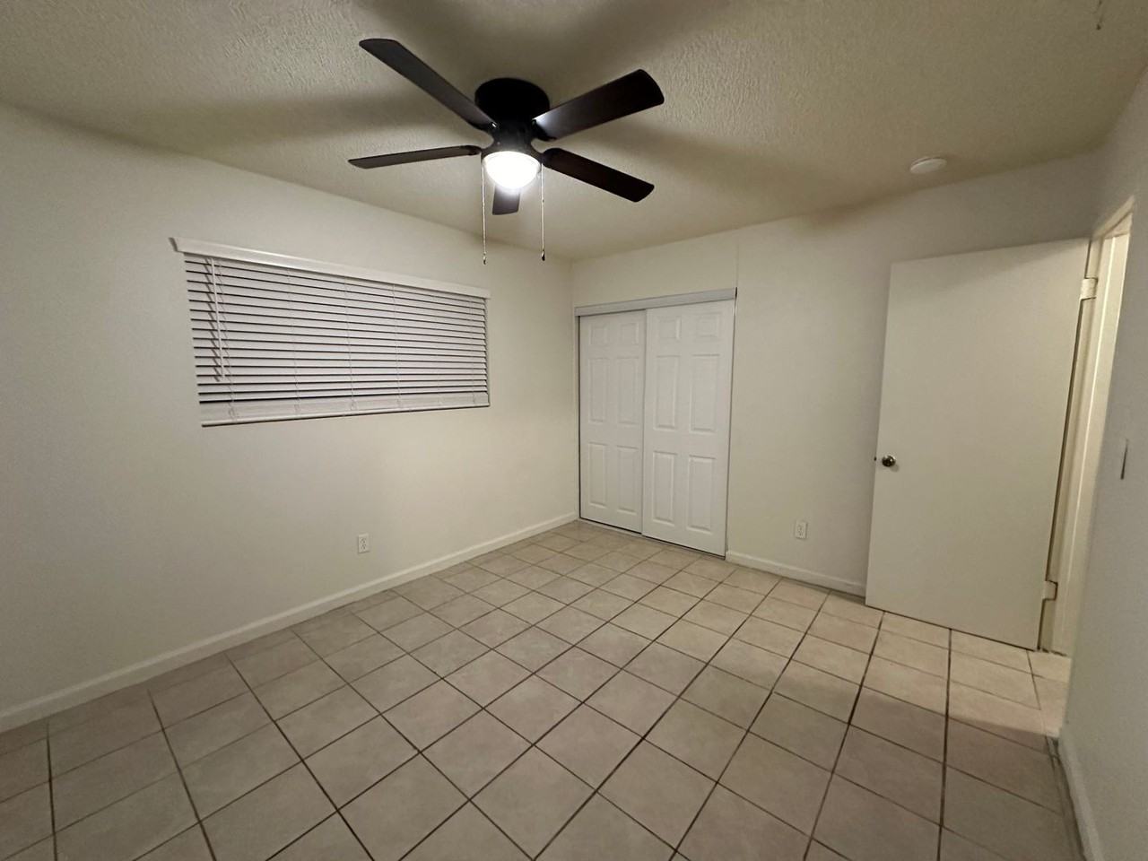 25498 Yolanda Ave - Photo 5 of 8