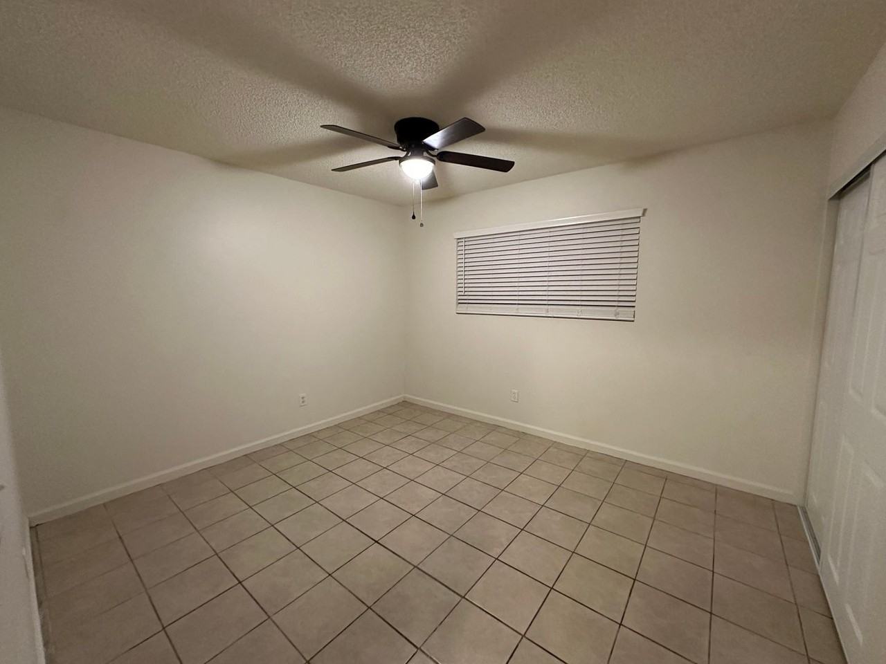 25498 Yolanda Ave - Photo 6 of 8