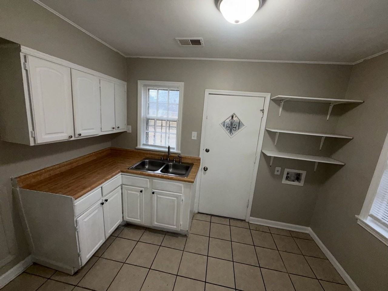 1017 Gordon St - Photo 3 of 22