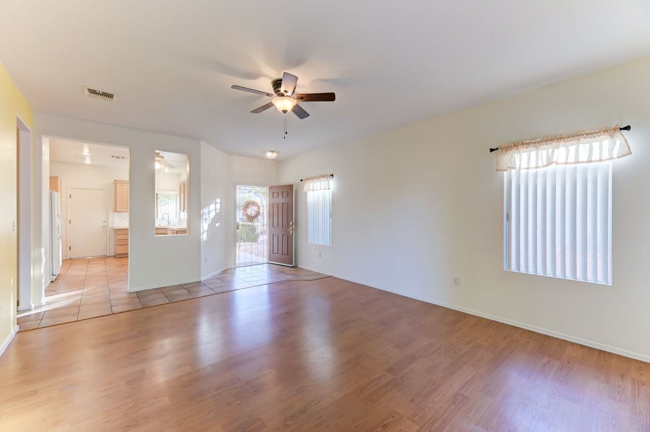 2144 Desert Woods Dr - Photo 4 of 16