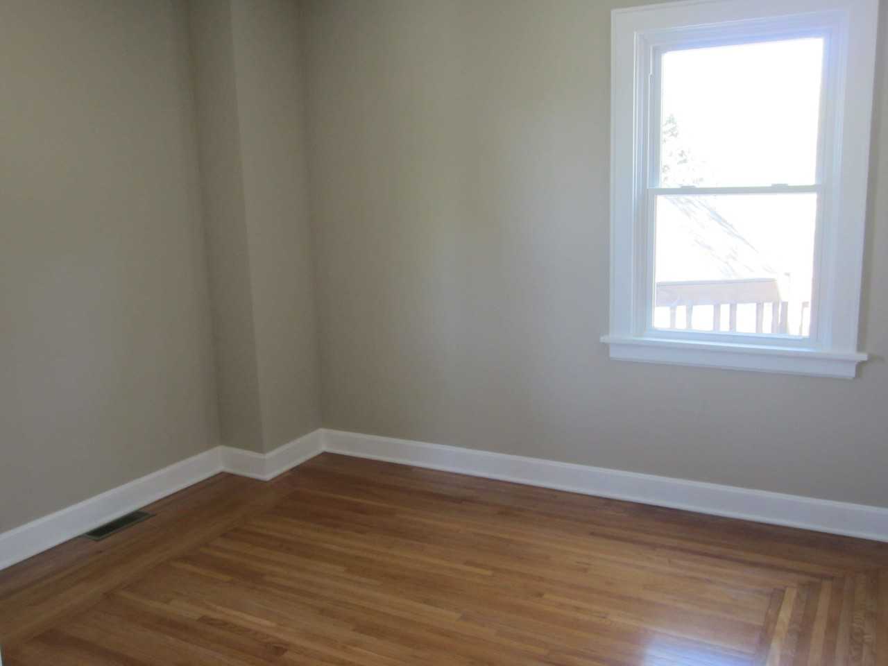 2858 Losantiville Ave - Photo 6 of 10