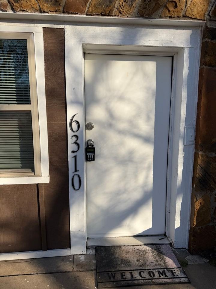 6310 Nw 36th St - Photo 2 of 21