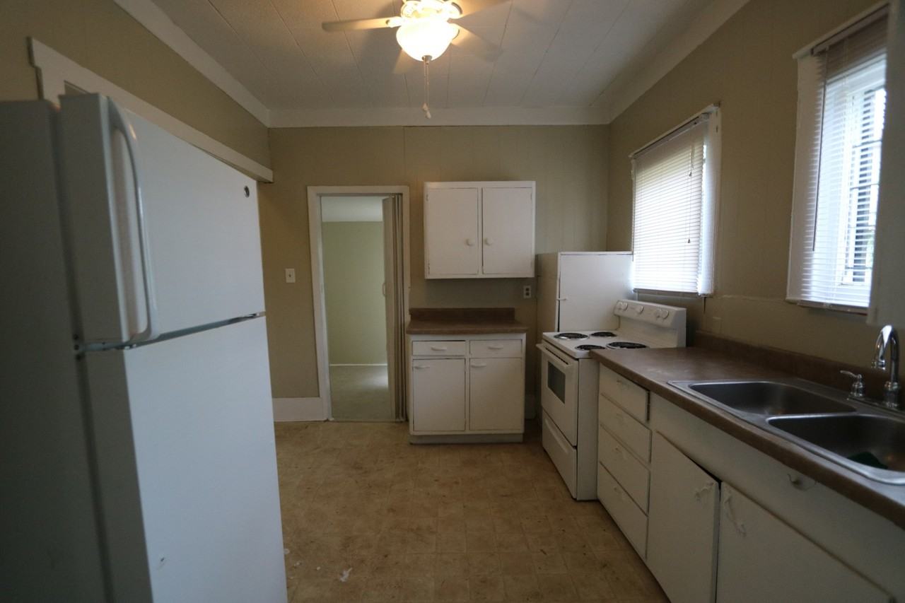 333 Liberty Ave - Photo 3 of 8