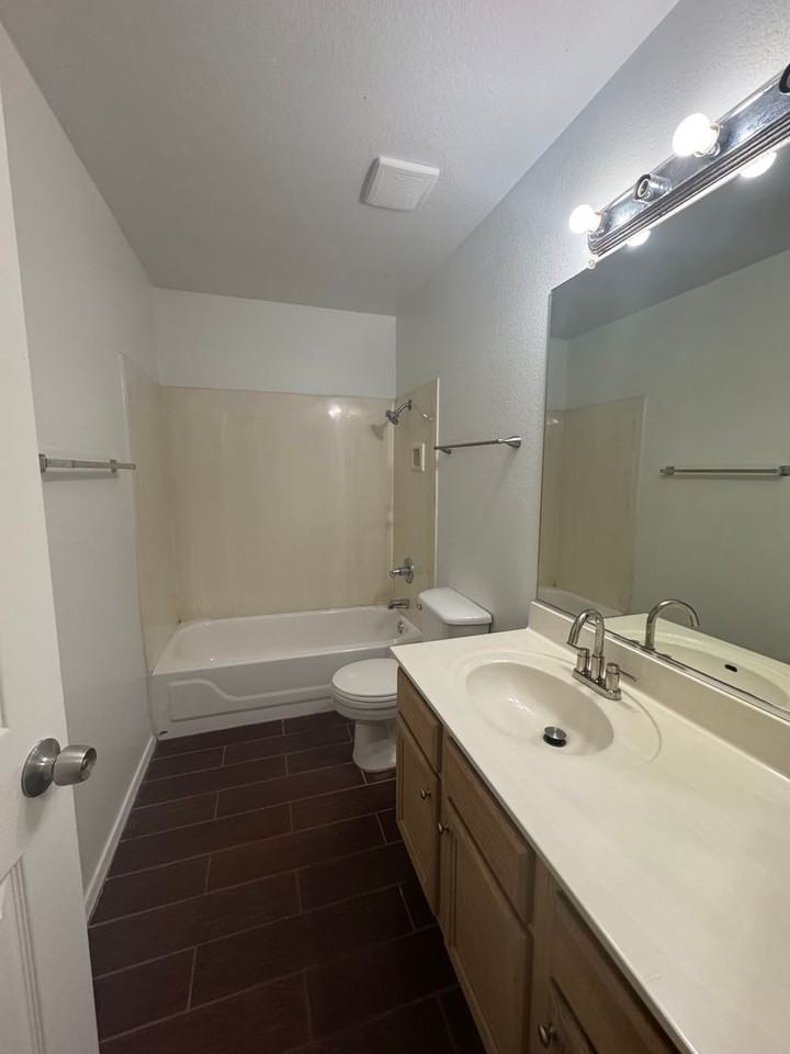 1500 W Rio Salado Pkwy #40 - Photo 3 of 6