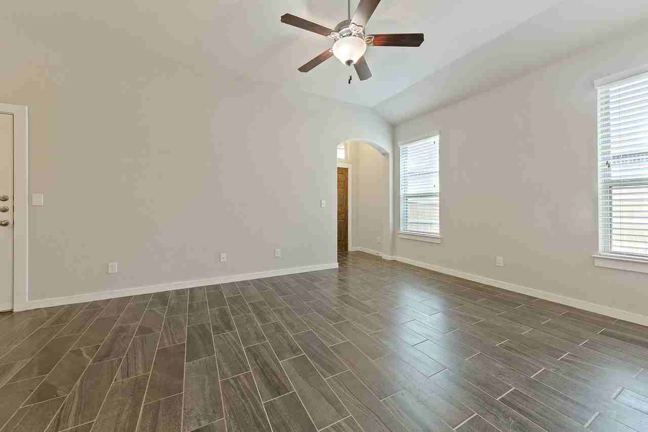 111 Calm Water Loop - Photo 2 of 23