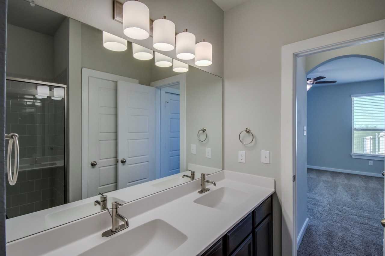 912 Skyview Dr - Photo 7 of 12