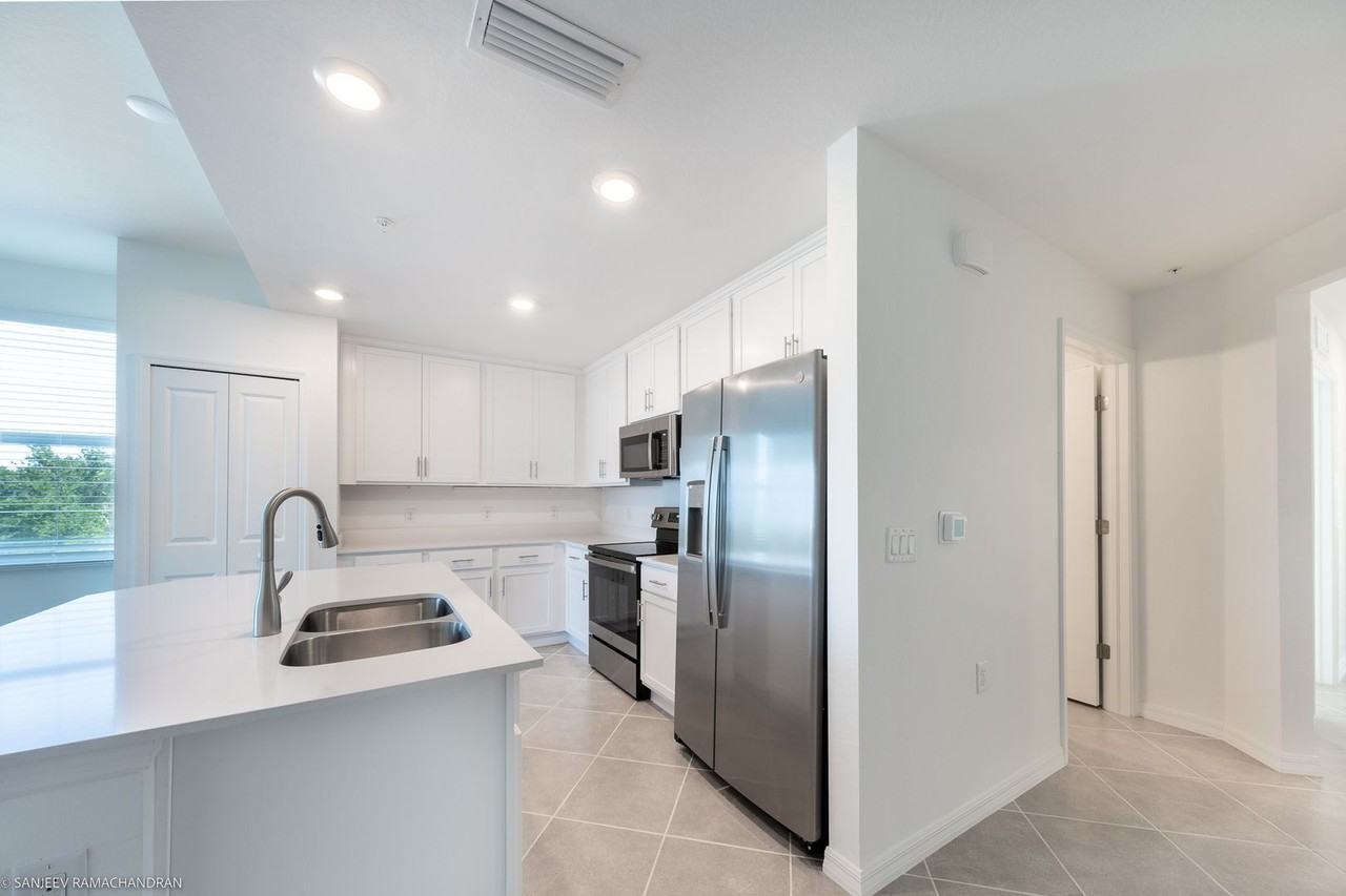 14121 Heritage Landing Blvd #728 - Photo 4 of 50