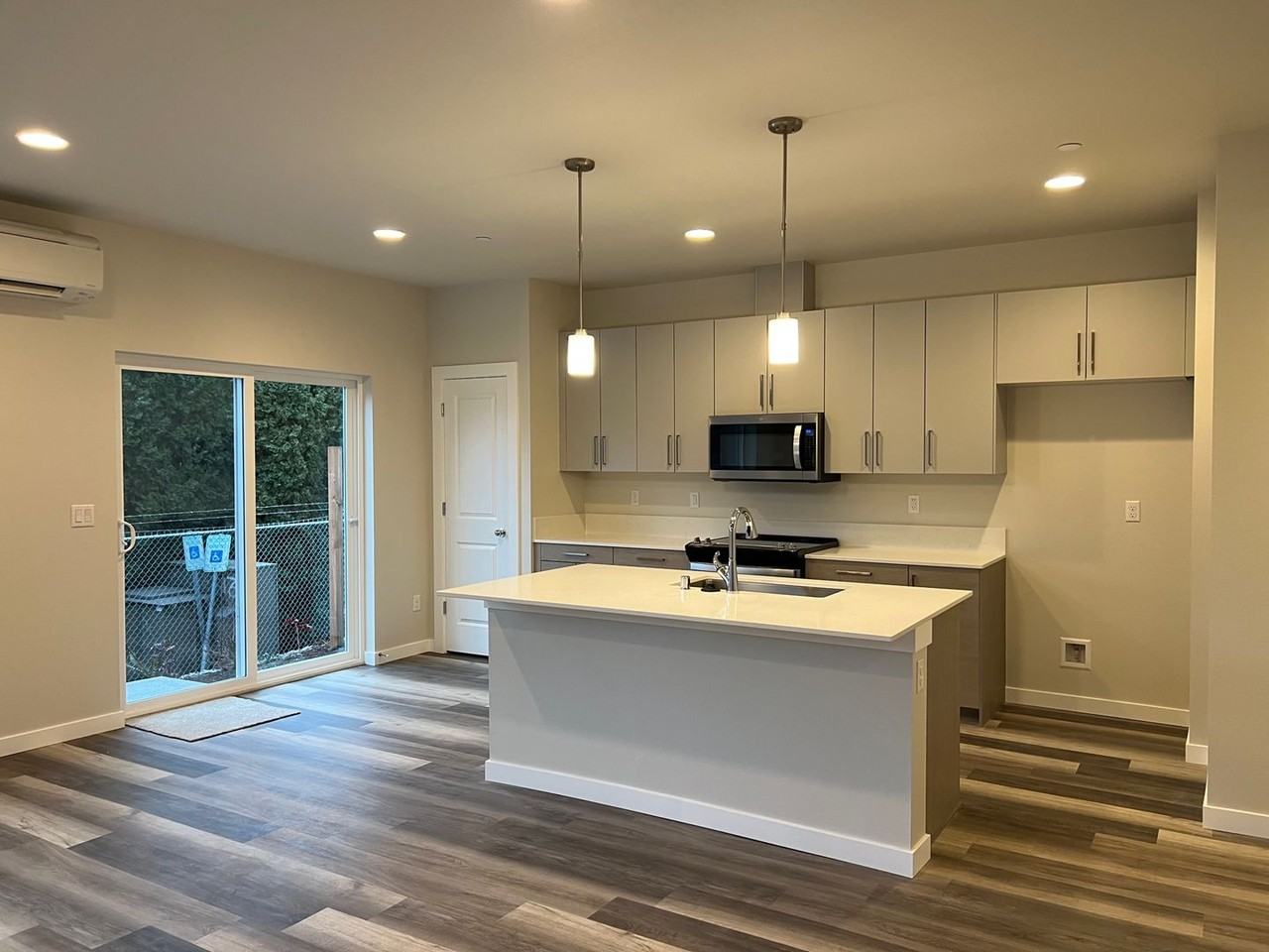 312 164th St Sw #E1 - Photo 2 of 14