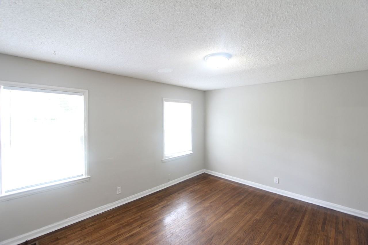 224 69th Pl N - Photo 2 of 14