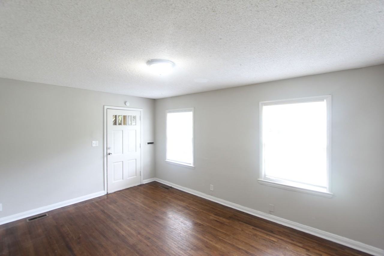 224 69th Pl N - Photo 4 of 14