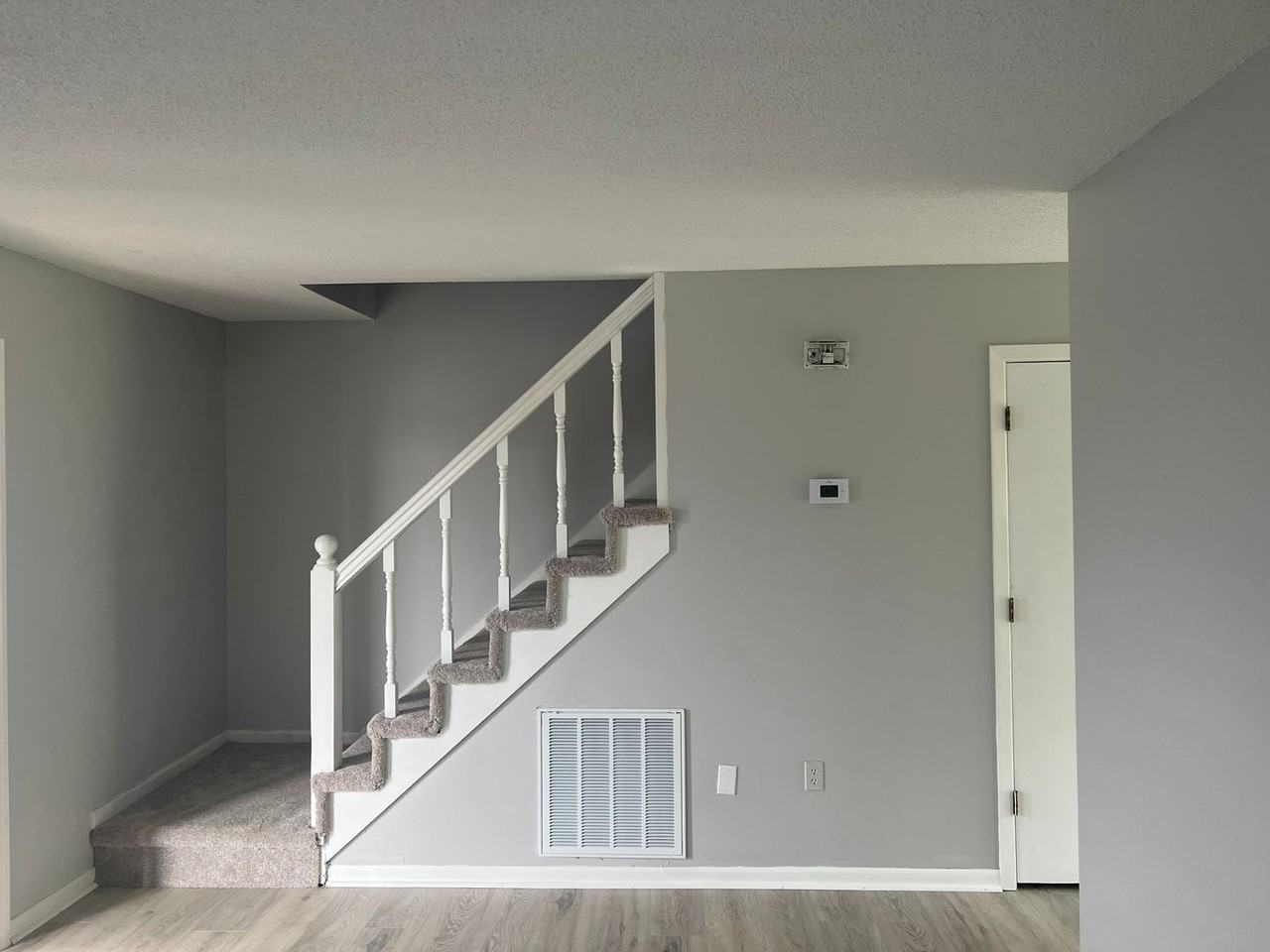 150 Oakcrest Cir - Photo 2 of 29