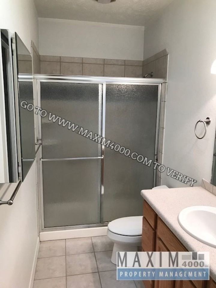 565 1/2 Garden Grove Ct - Photo 6 of 11