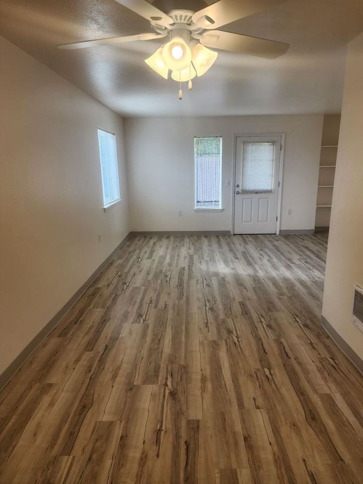 #803 VICTORIA PLACE APARTMENTS - Photo 5 of 35