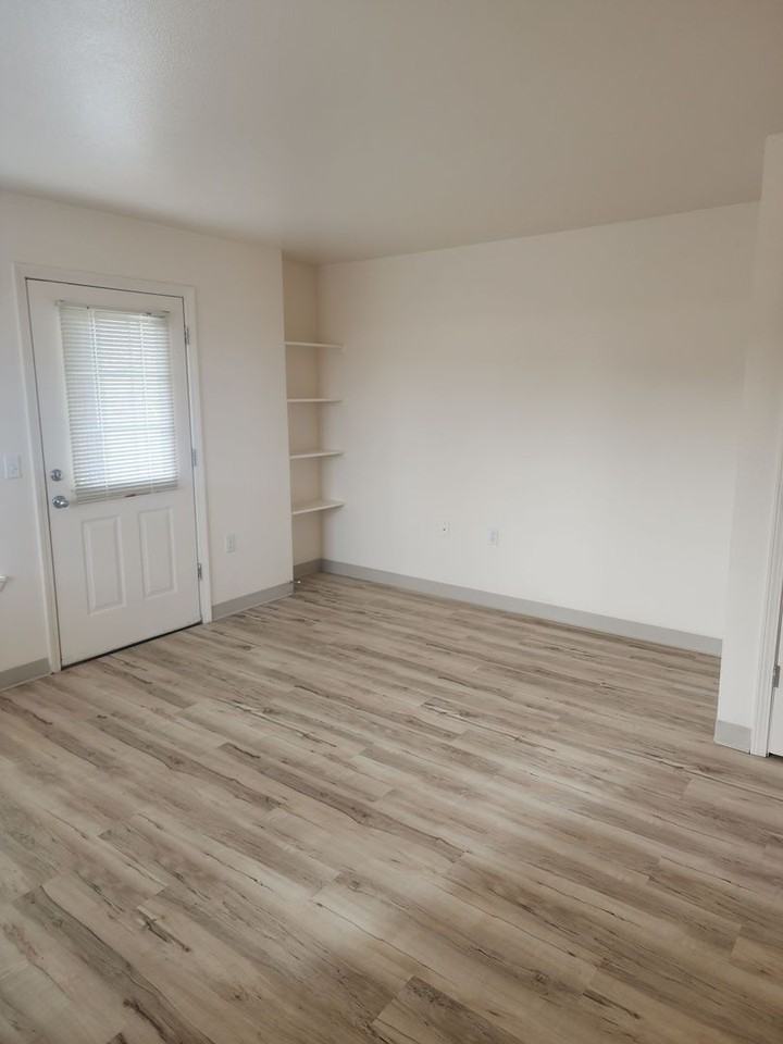 #803 VICTORIA PLACE APARTMENTS - Photo 7 of 35