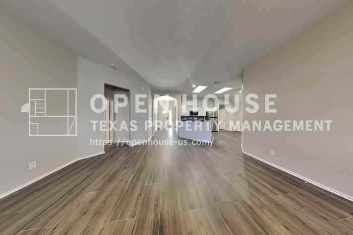 5409 Balmorhea Dr - Photo 4 of 22