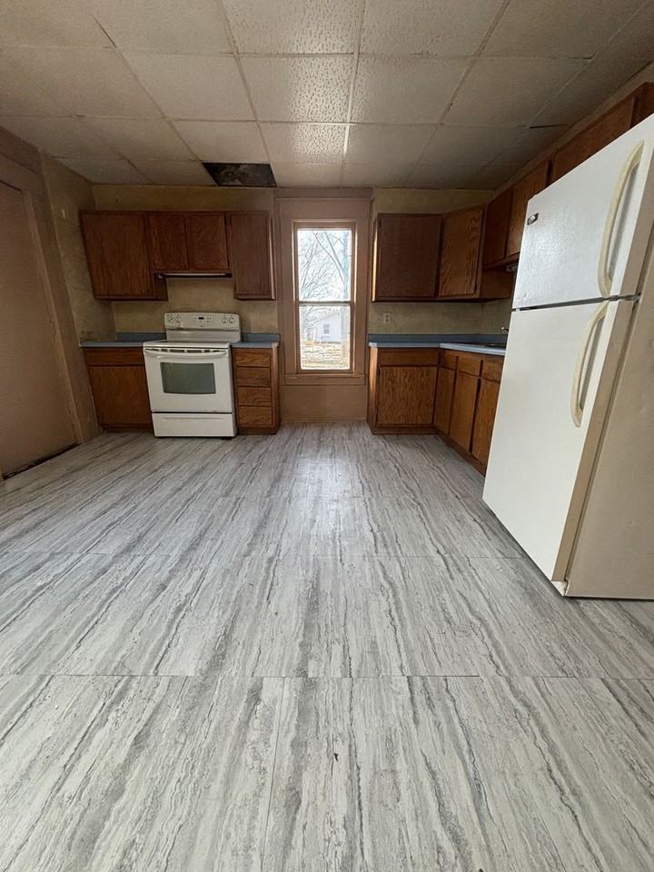 419 Ankeny St - Photo 3 of 6