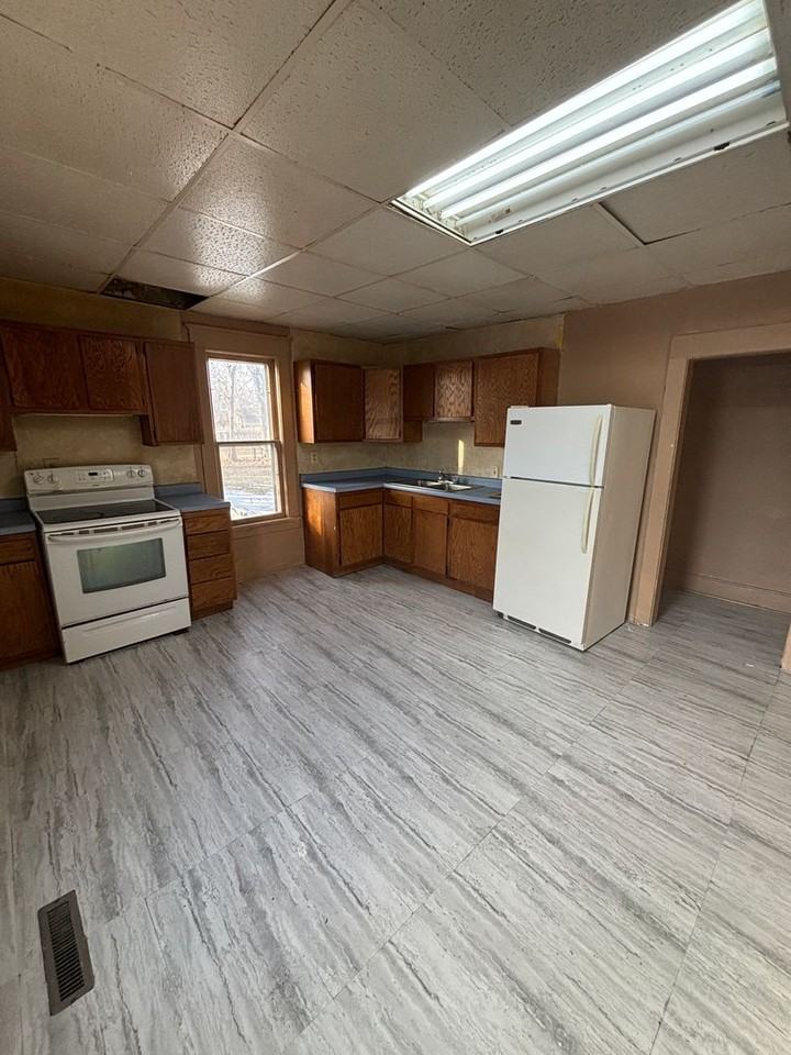 419 Ankeny St - Photo 4 of 6