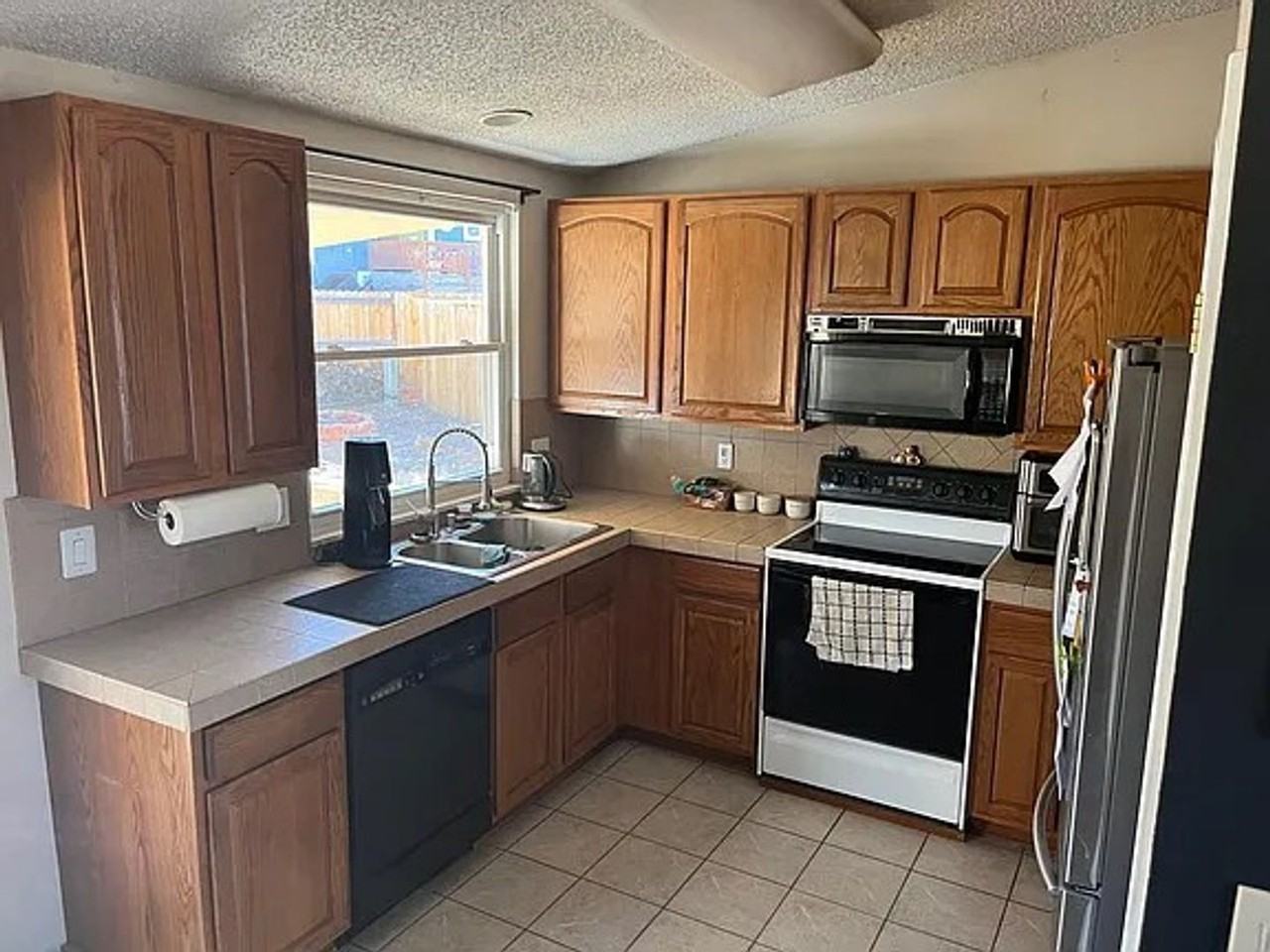 4506 Lancaster Dr - Photo 6 of 25