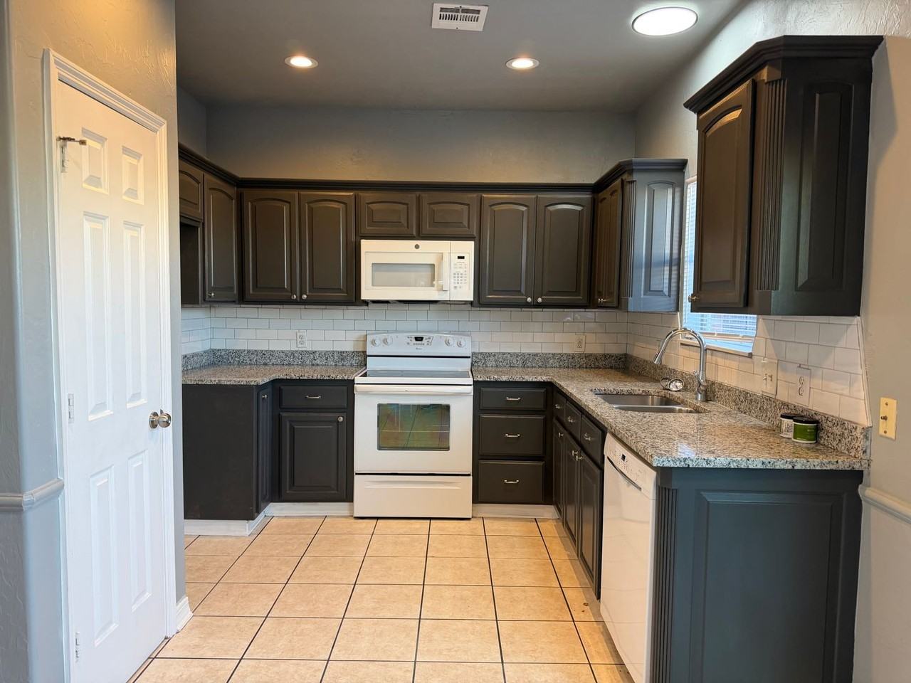 3811 N Asbury Ave #A - Photo 2 of 24