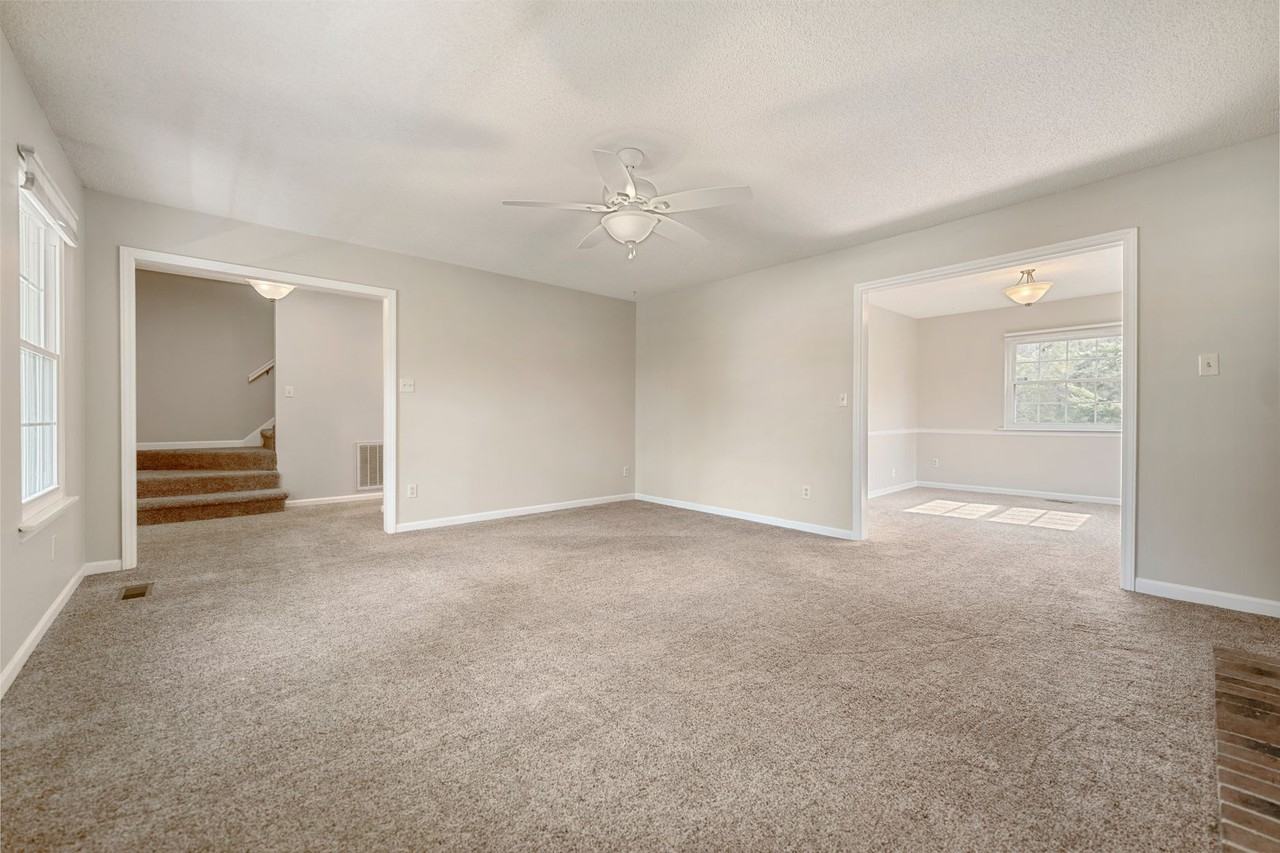 18 Treeline Dr - Photo 2 of 16