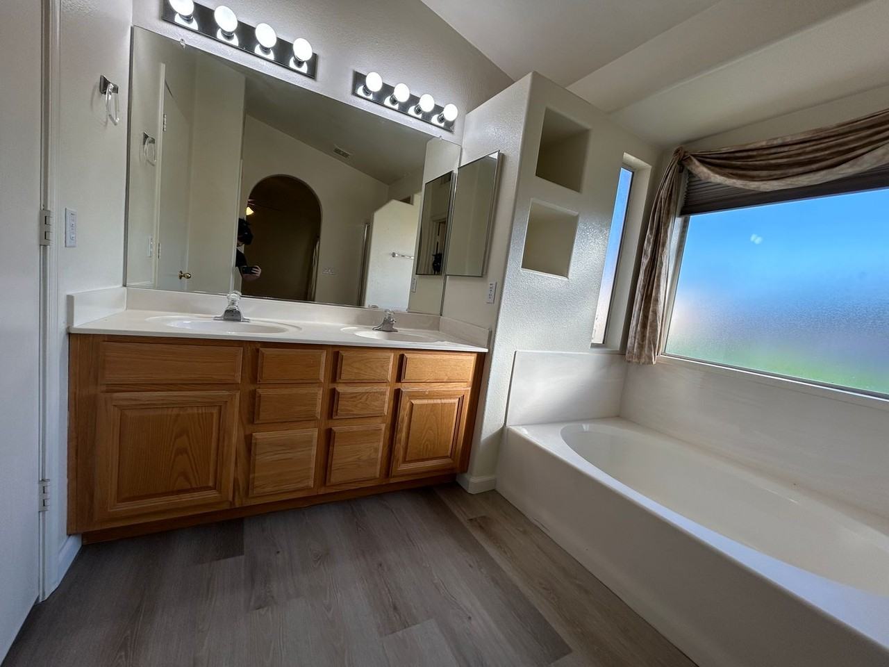 4773 W Dublin Ct - Photo 3 of 17