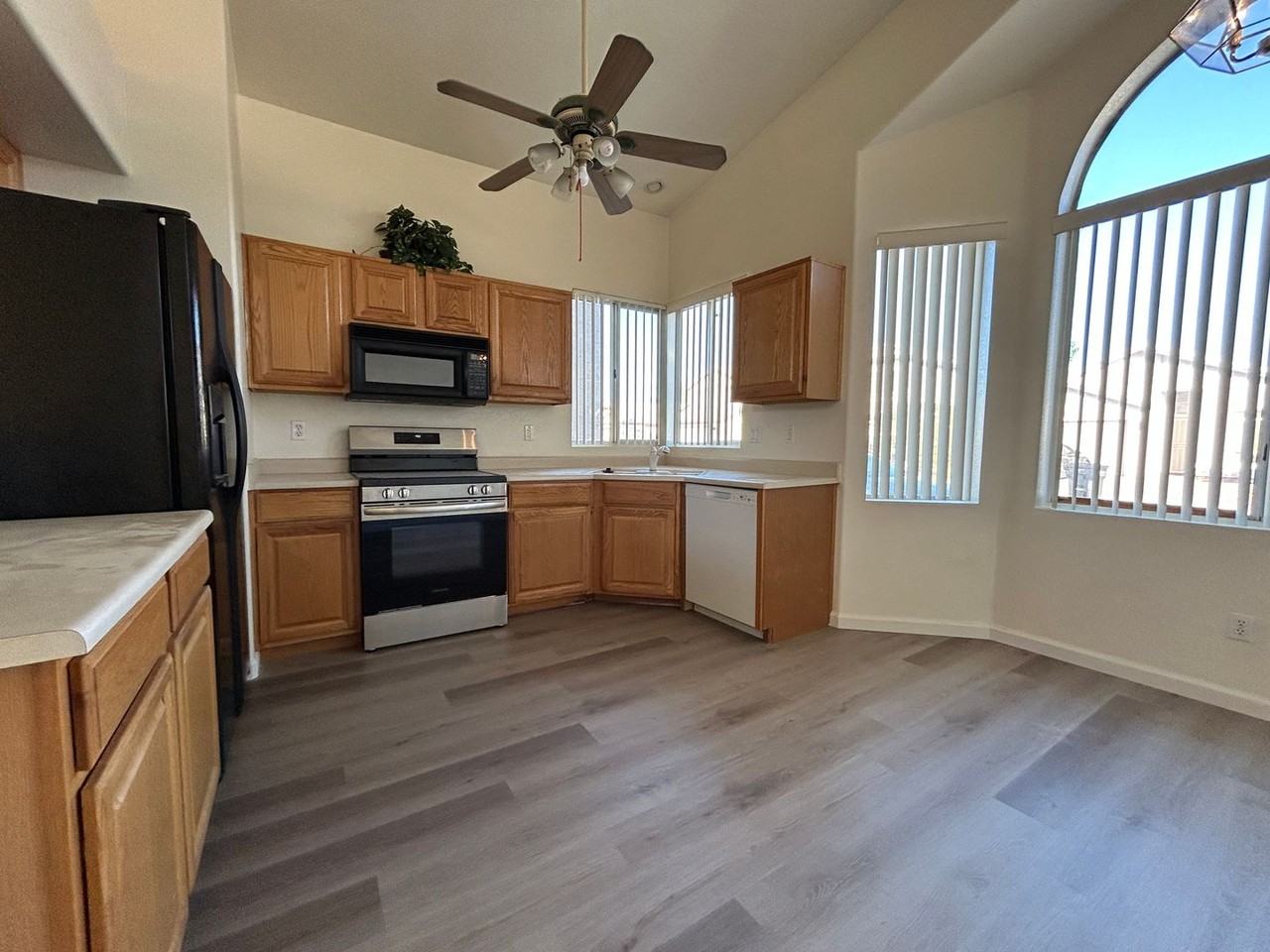 4773 W Dublin Ct - Photo 6 of 17