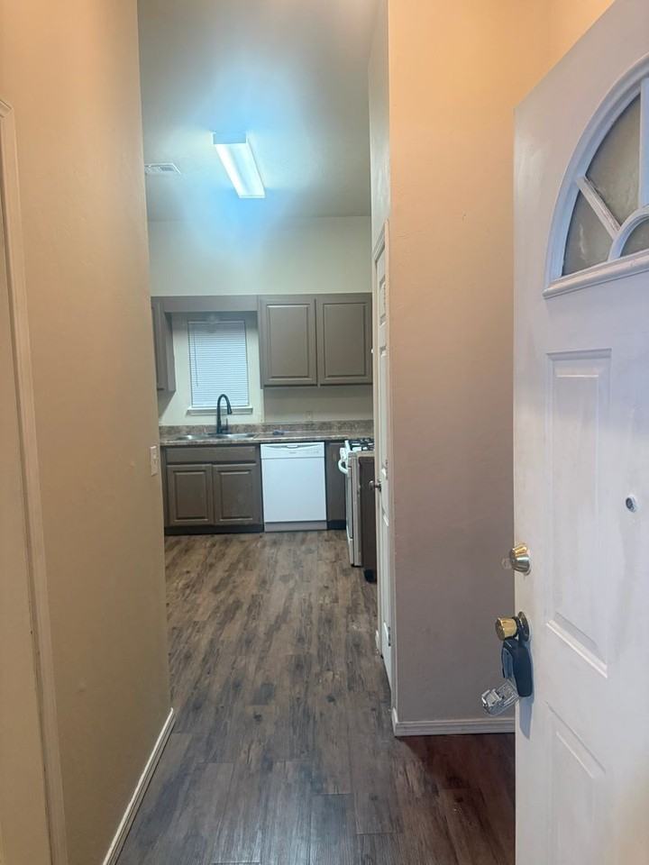 11817 Nw 7th St - Photo 2 of 30