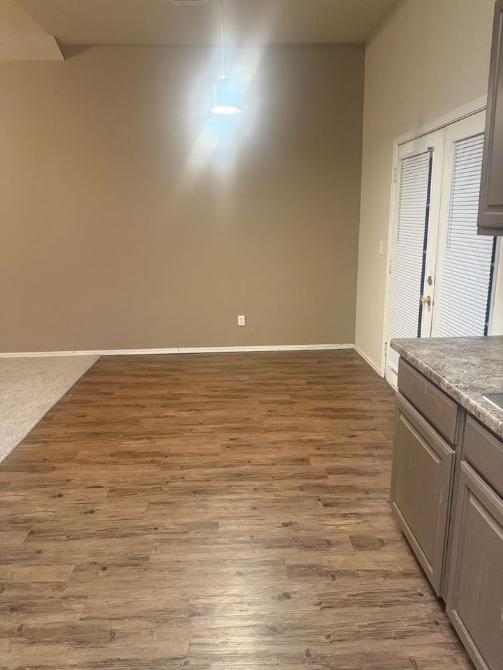 11817 Nw 7th St - Photo 6 of 30