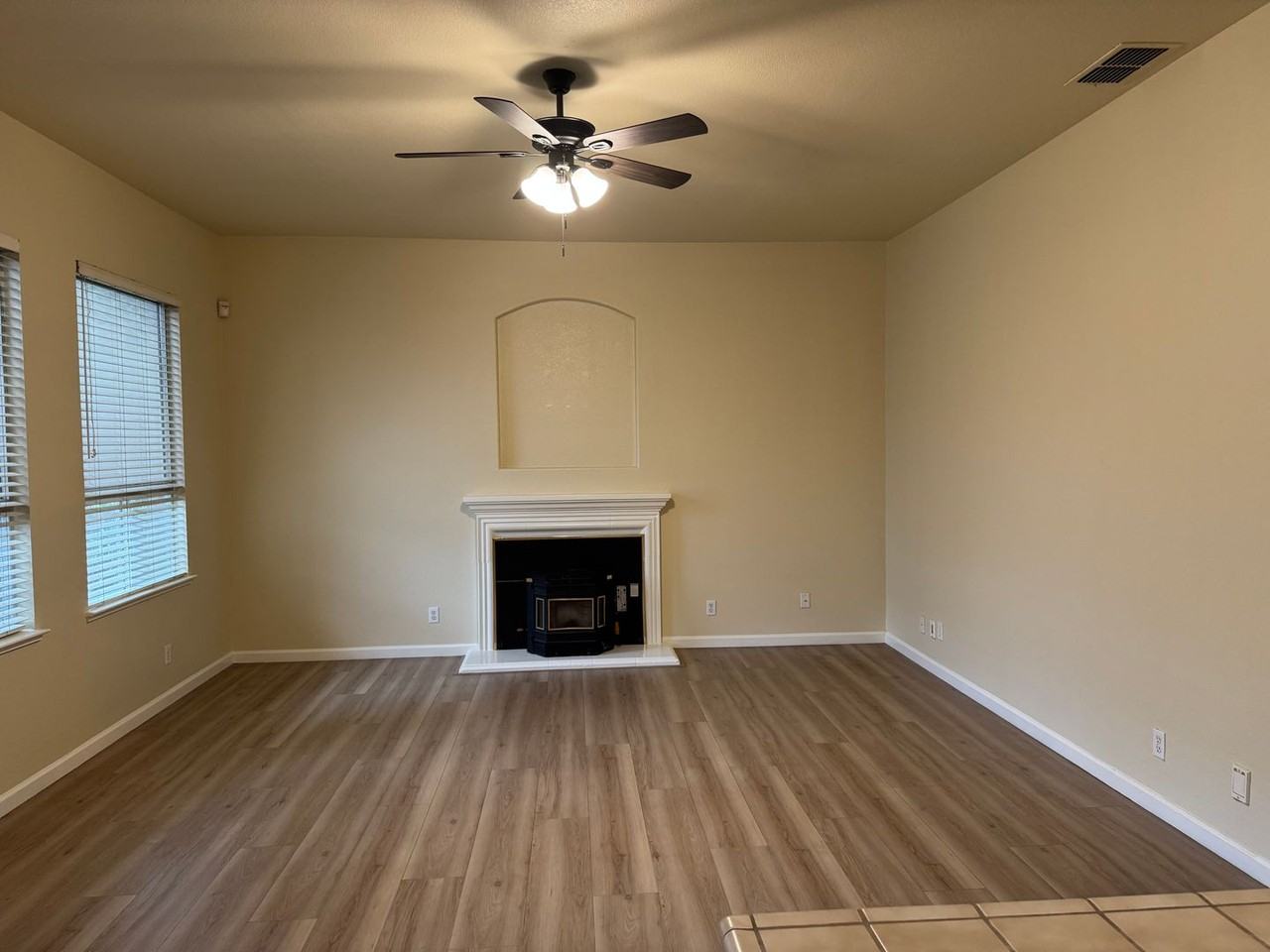 5941 Moss Creek Ct - Photo 4 of 17