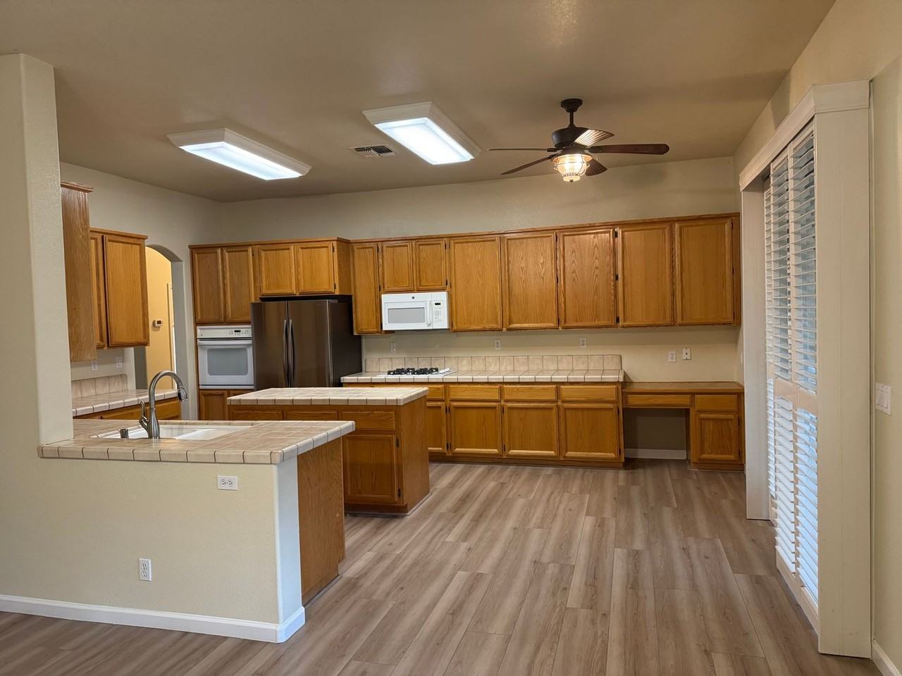 5941 Moss Creek Ct - Photo 5 of 17