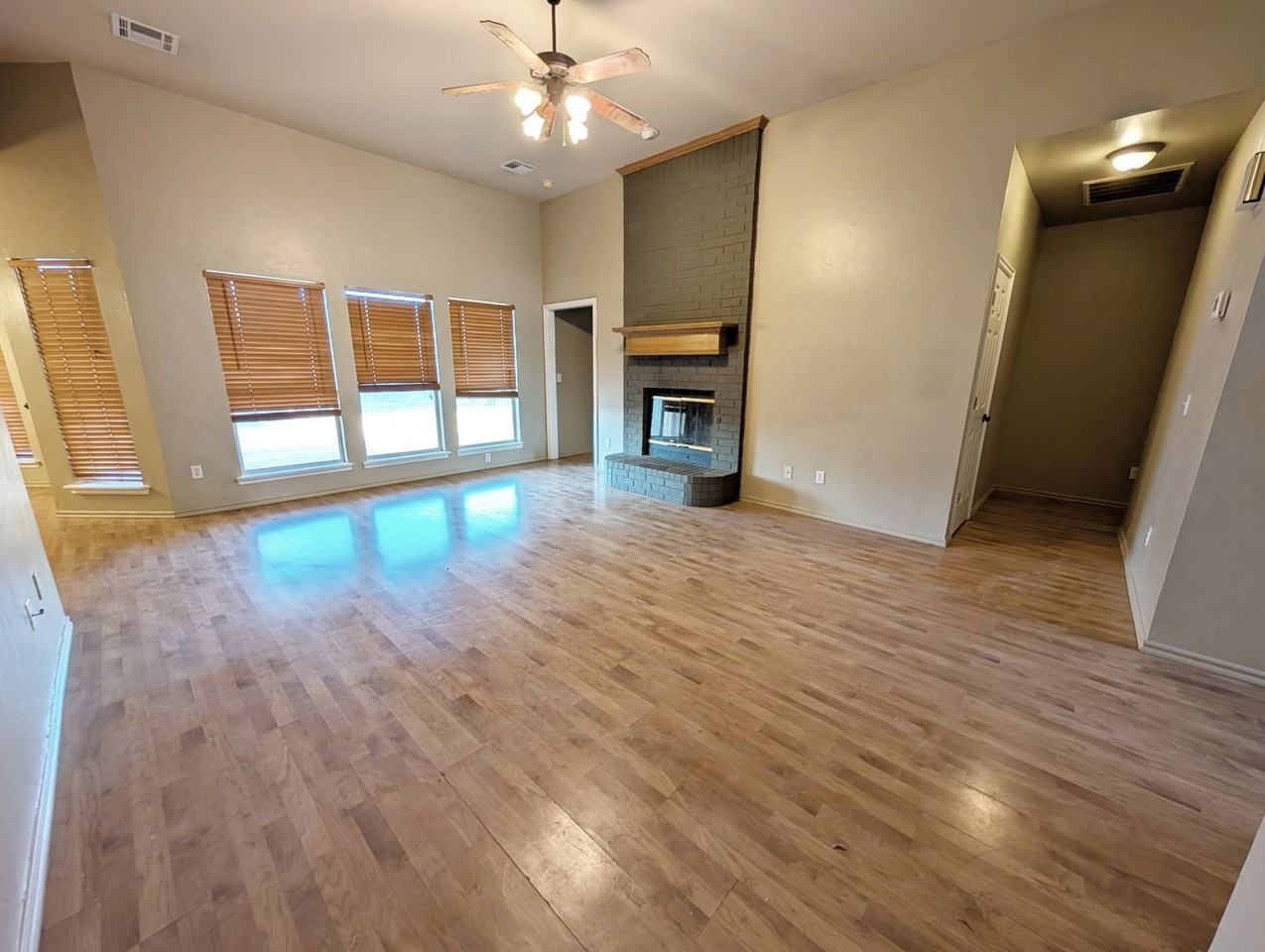 4801 Deer Ridge Blvd - Photo 3 of 17