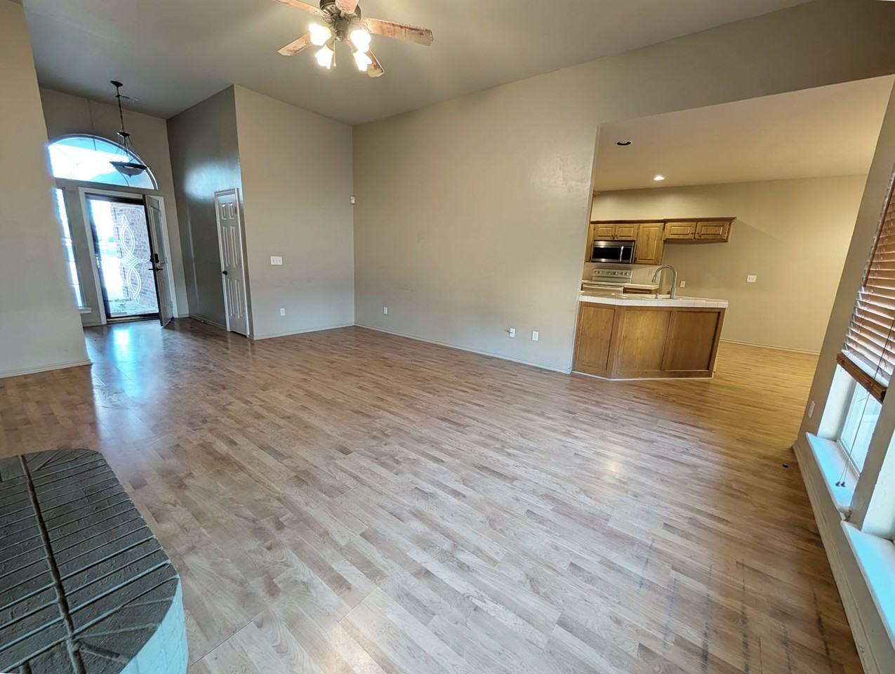 4801 Deer Ridge Blvd - Photo 5 of 17